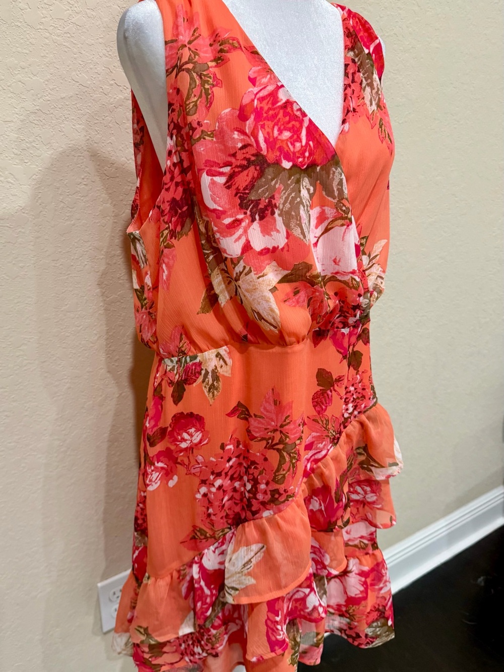Women’s Express Floral Ruffle Wrap Fit And Flare Dress Size Large Peach Floral* - Picture 8 of 11
